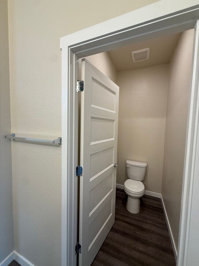 Building Photo - 2 bed | 2.5 bath | 1238 SF | 1 Car Garage | Two Story | Tenant pays $175 monthly for WS&G