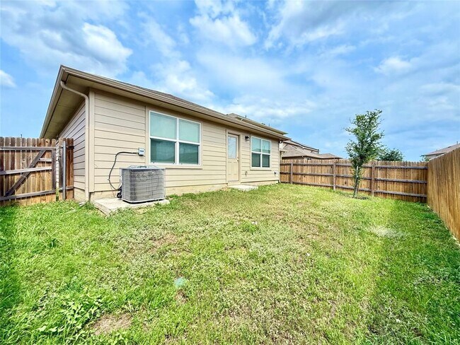 Building Photo - 14006 Macquarie Dr