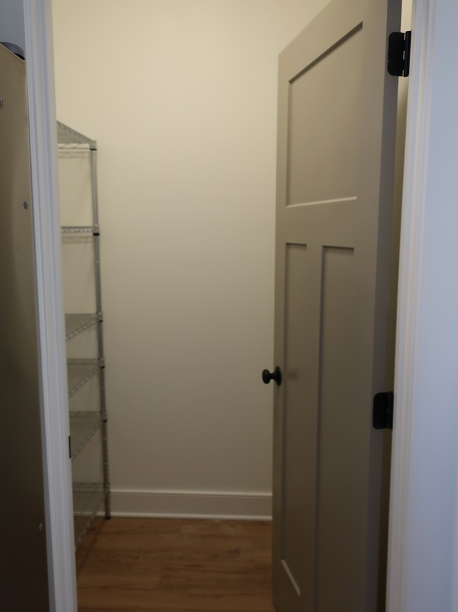 Walk in Pantry - 2739 Jersey Ave