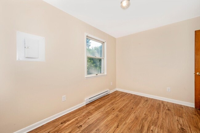 Building Photo - Open House Sun 12.7 from 10:15 to 11:15 AM