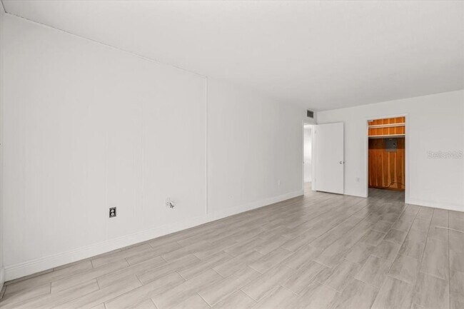 Building Photo - 1235 S Highland Ave