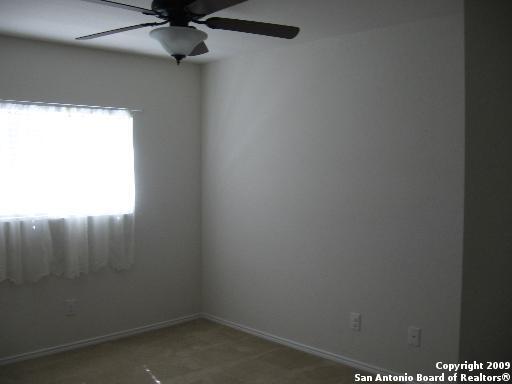 Building Photo - 204 N Willow Way