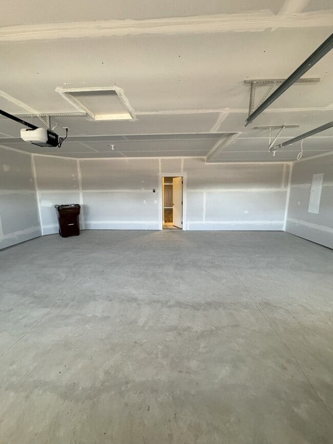 Building Photo - 10692 Burnt Rock Rd