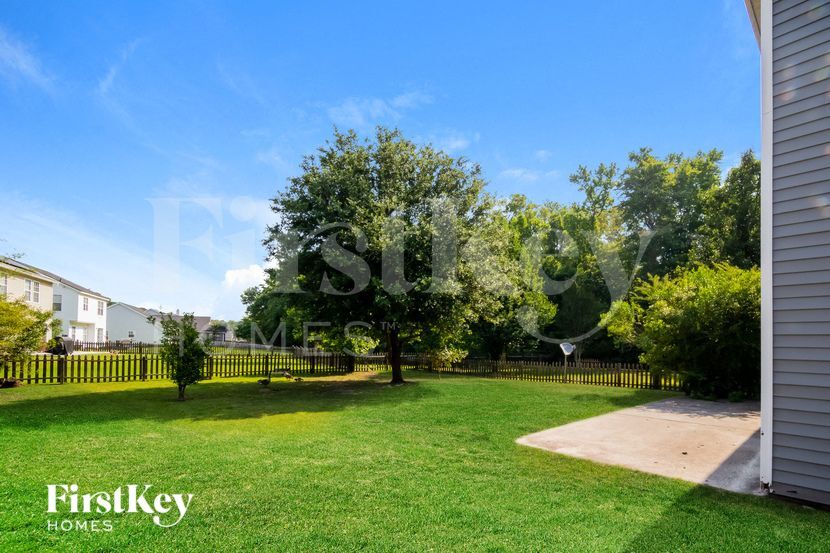 Building Photo - 528 Beverly Dr