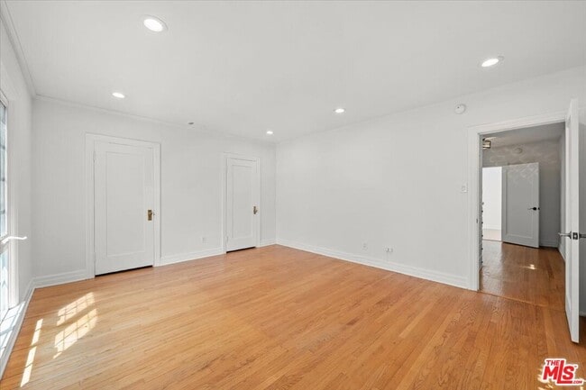 Building Photo - 6233 W 6th St