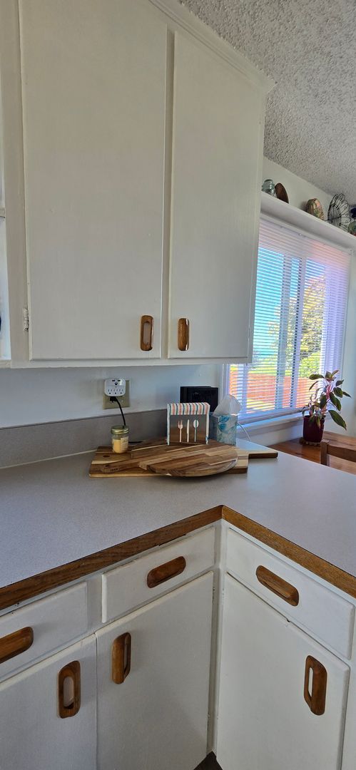 Building Photo - 1818 W 5th St