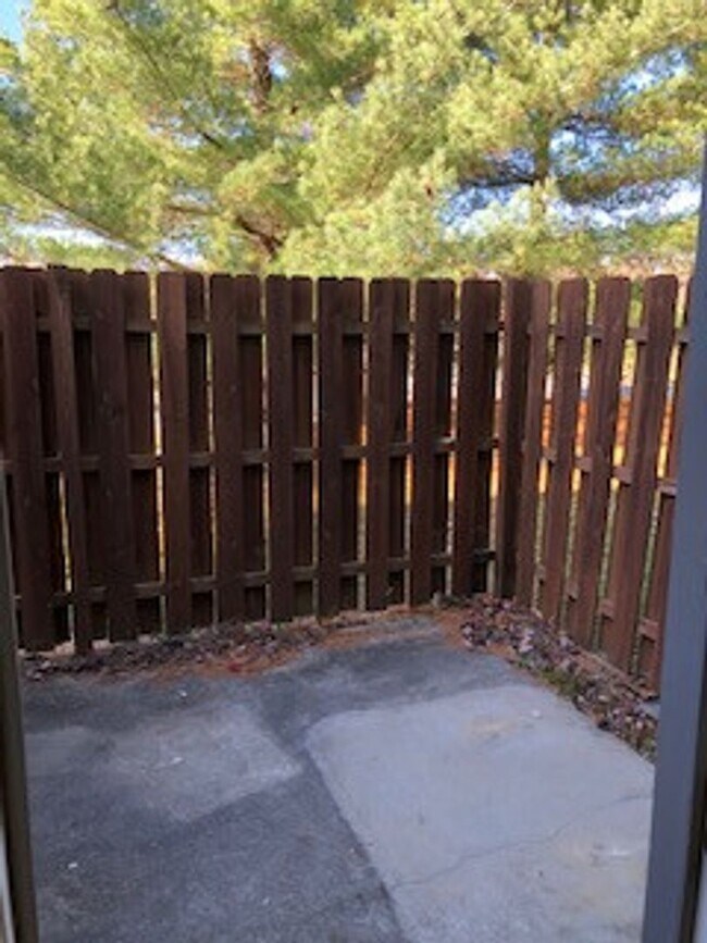 Building Photo - 3354 S Oaklawn Cir