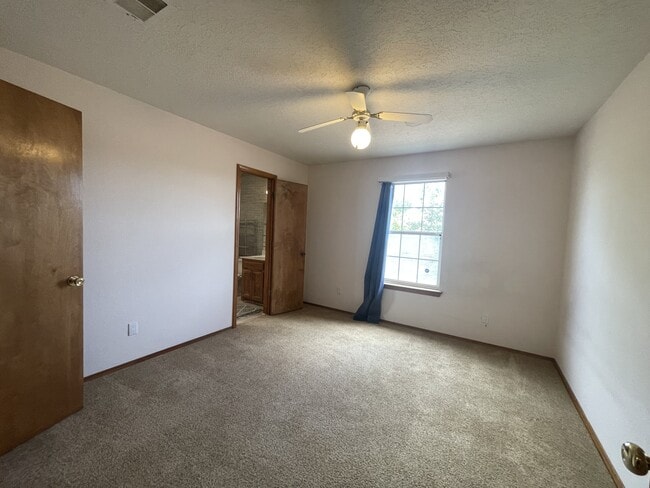 Building Photo - 6308 Montano Pointe Rd NW