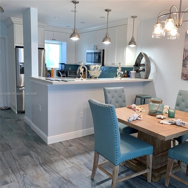 Building Photo - 325 Ocean Dr