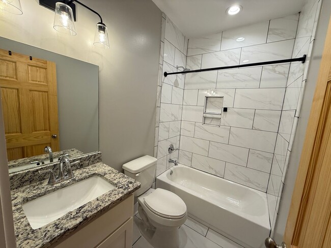 Building Photo - 33 Breckenridge Cv