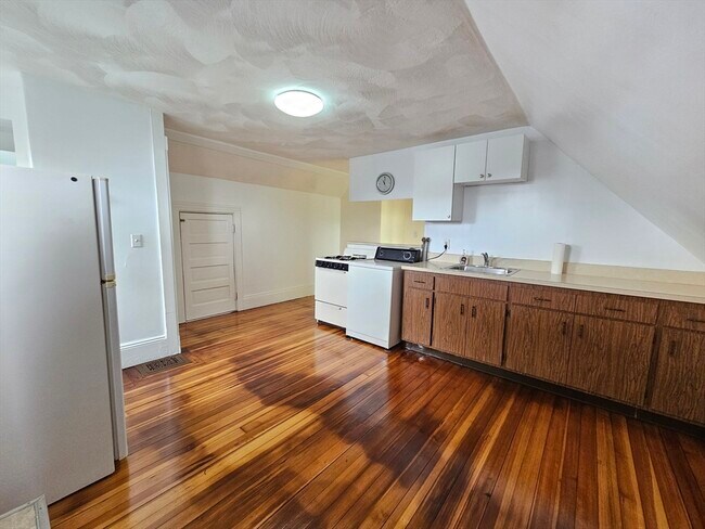 Building Photo - 0 Glendale St