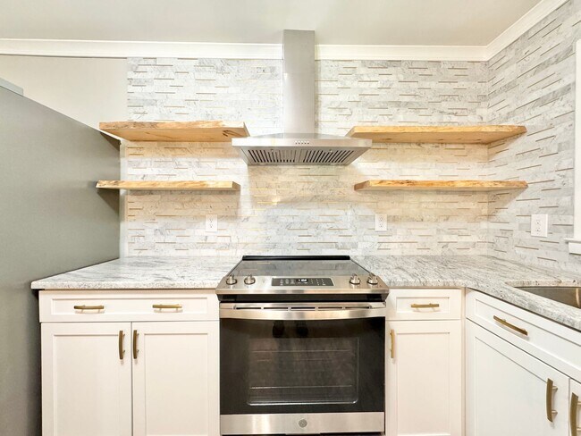 Building Photo - Adorable 3 Bed/2 Bath Off N Holden/Westridge