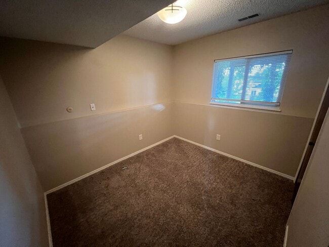 Building Photo - Beautiful Home 3 Bedroom within Close Proximity to Fort Carson!!