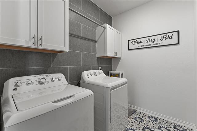 Building Photo - 2245 Gulfstream Dr