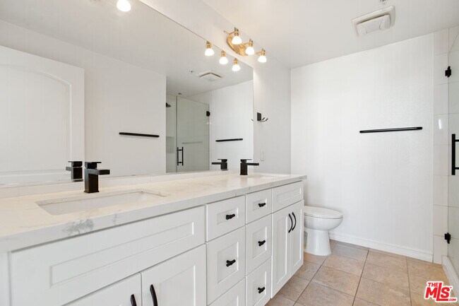 Building Photo - 629 Traction Ave