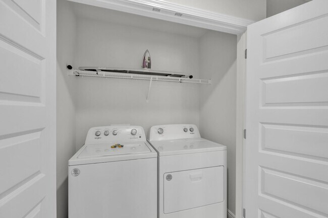 Building Photo - 5724 Sandy Walk St