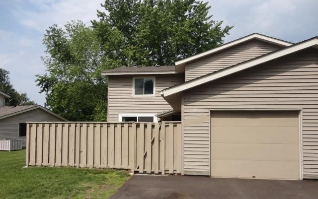 Building Photo - 1072 Carmel Ct
