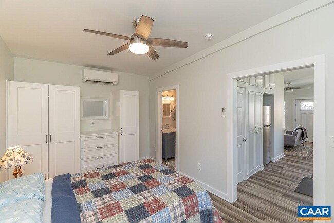 Building Photo - 1403 Burgess Ln