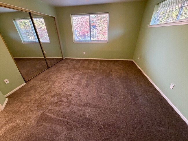 Building Photo - (WES) Spacious 2-Bed, 2-Bath Condo with Lo...