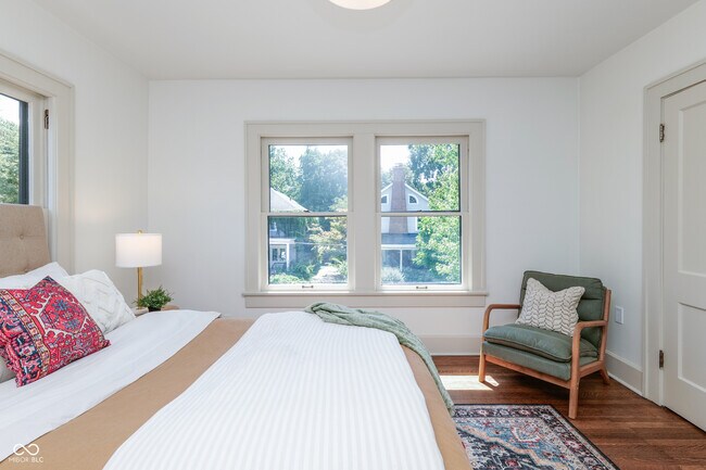 Building Photo - 322 E 37th St