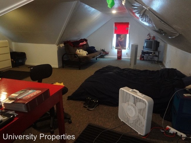 Building Photo - 5 br, 2 bath Room For Rent - 2901 Avondale