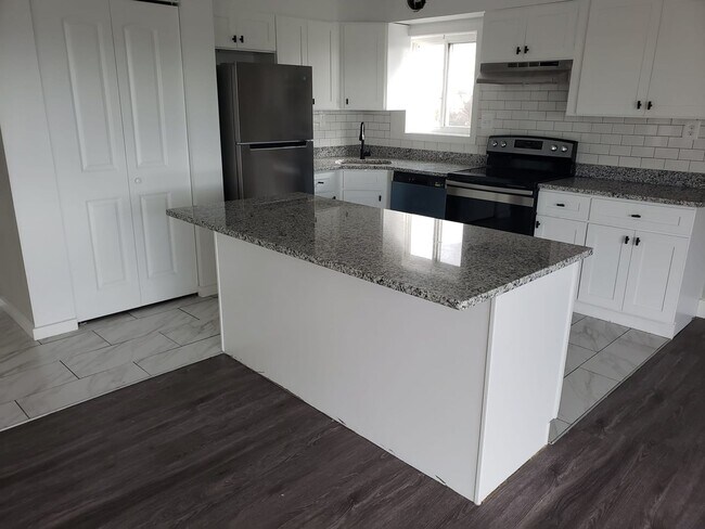 Interior Photo - Embassy Aparments