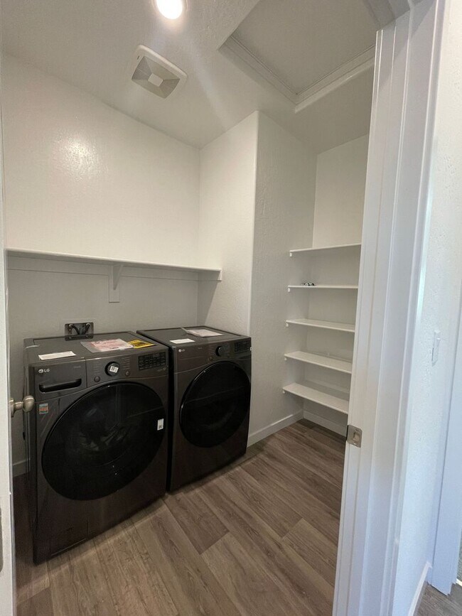 Building Photo - Modern Luxury Living in Madera! $500 OFF FIRST MONTH'S RENT