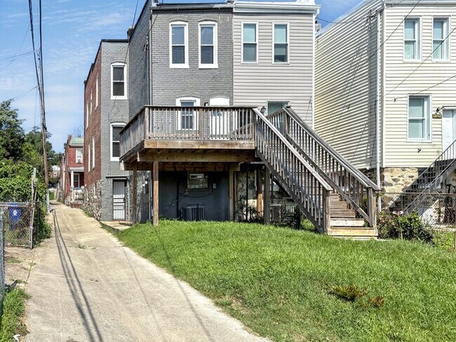 Building Photo - 4801 Alhambra Ave
