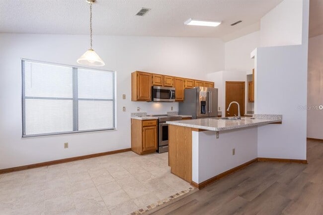 Building Photo - 14180 Hampton Falls Dr N