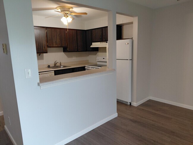 Building Photo - 7513 Woodview St