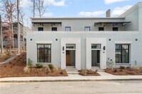 Building Photo - 10879 Serenbe Ln