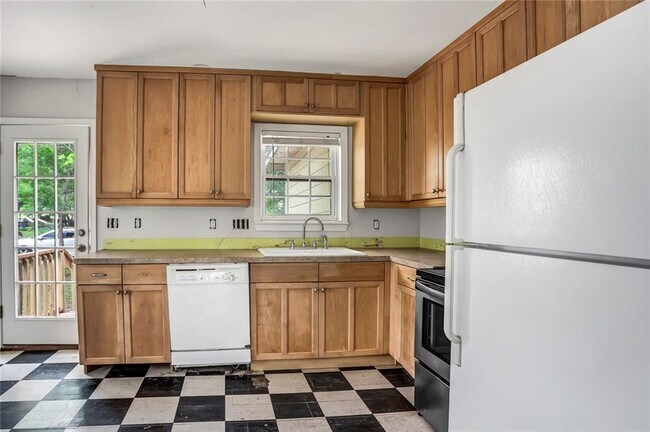 Building Photo - 2201 Cr 320