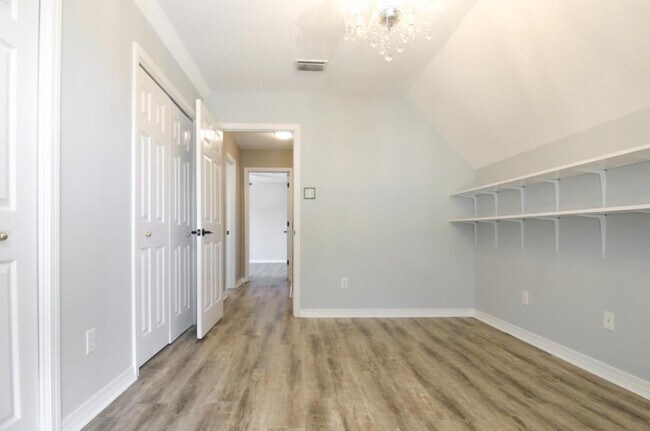 Building Photo - 7943 Audubon Dr