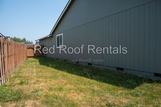 Building Photo - 1106 187th St Ct E