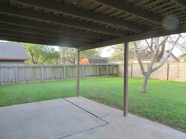 Building Photo - 3 Bedroom 2 Bathroom Georgetown Home