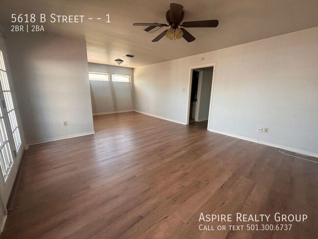 Building Photo - Hillcrest 2 bedroom/2 bathroom apartment