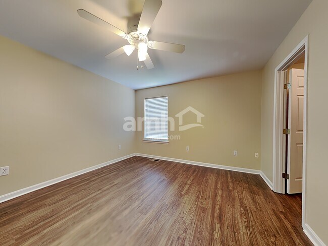 Building Photo - 1081 Riverwalk Court