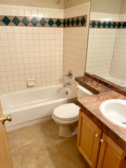 Building Photo - 1455 Gumwood Dr
