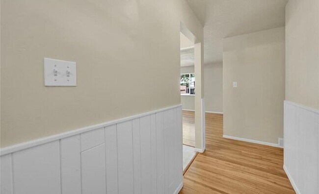 Building Photo - MOVE IN SPECIAL! 3-bedroom Rancher in Coun...