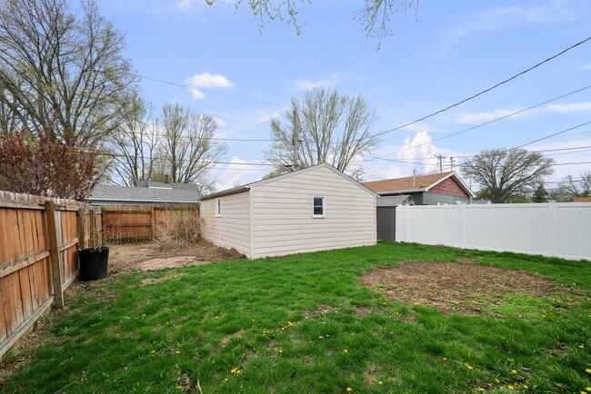 Building Photo - 1815 Cody St