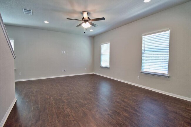 Building Photo - 317 Clearlake Dr