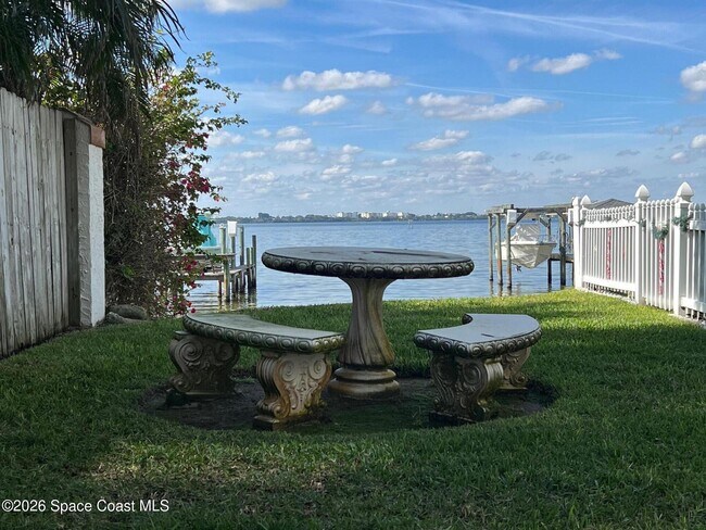 Building Photo - 160 Sandy Shoes Dr