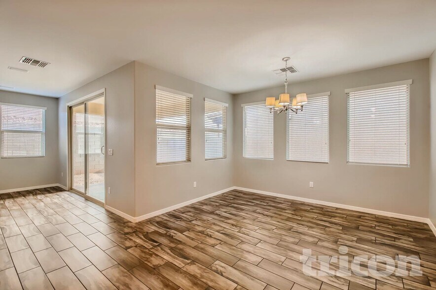 Building Photo - 12042 W Fillmore St