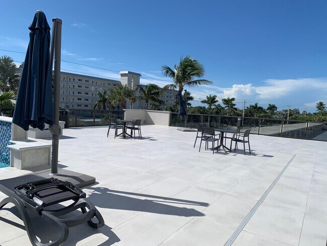Building Photo - 3115 S Ocean Blvd