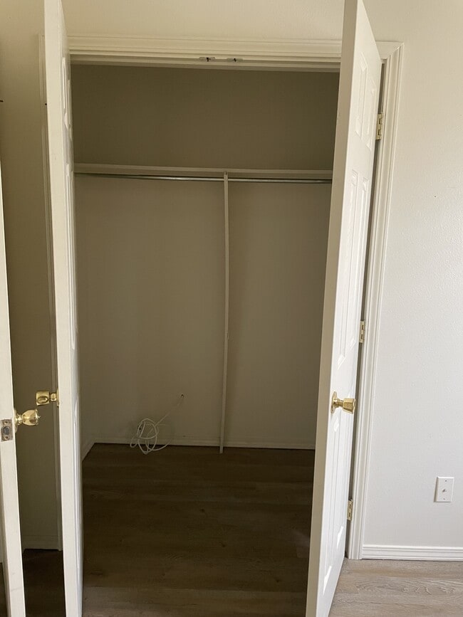 Building Photo - 904 W Oklahoma Ave