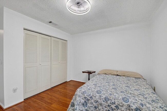 Building Photo - 270 Beaver Dam Ct