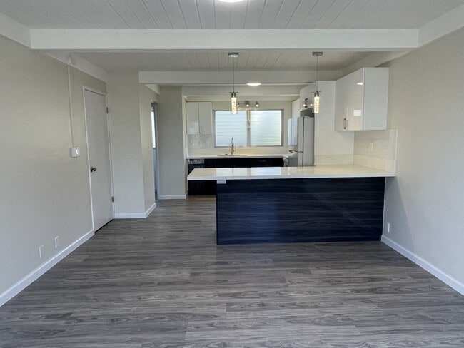 Building Photo - 861 Ala Lilikoi St