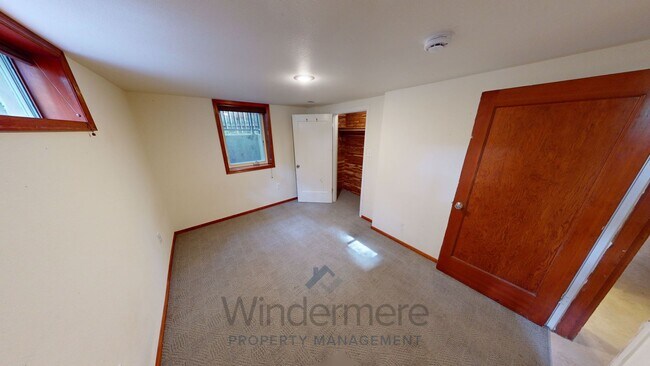 Building Photo - 130 Whitman St