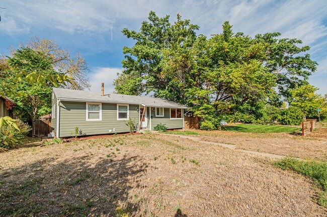 Building Photo - Affordable 4BD, 2BA East Denver Home