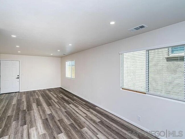 Building Photo - 4235 Pepper Dr